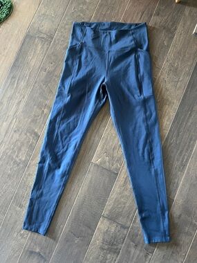 girlfriend collective Leggings in Navy Blue with Side Pockets